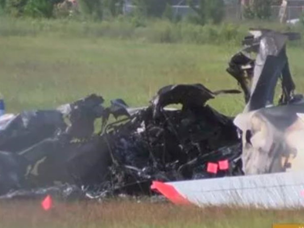При крушении самолета в США погибли четыре человека, один человек травмирован (ФОТО)