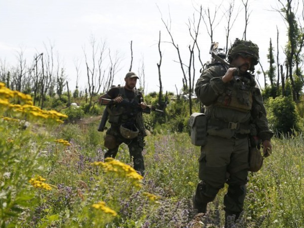 За сутки на Донбассе позиции ВСУ обстреляли 33 раза