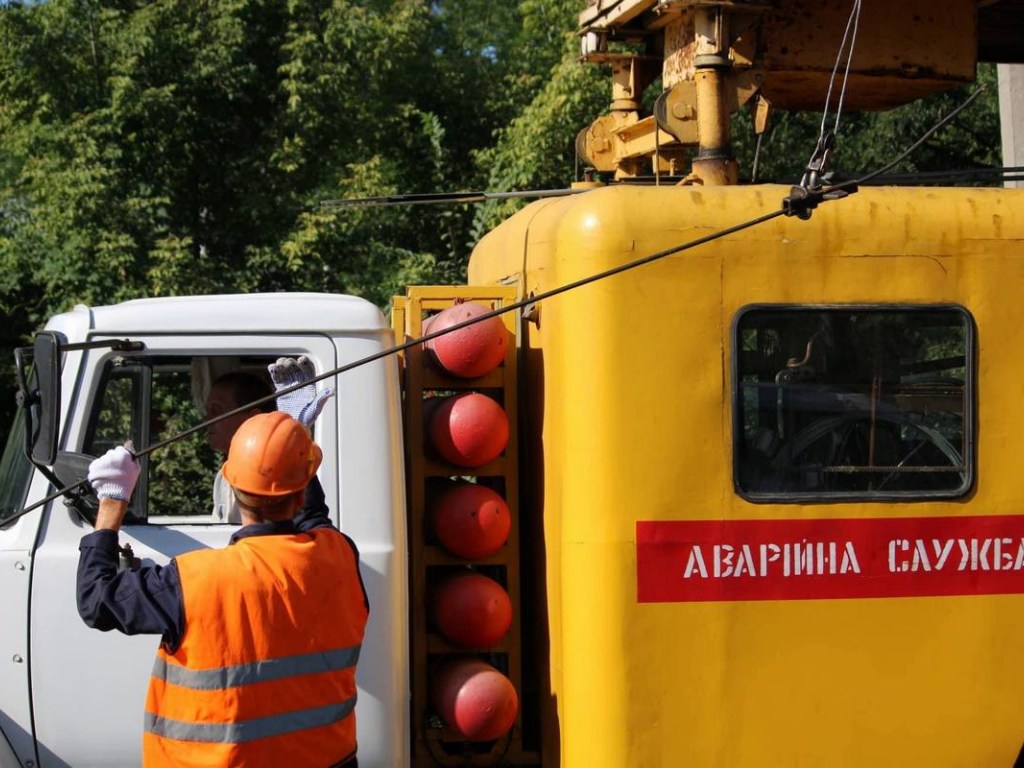 В Днепре остановилось движение трамваев из-за аварии сети (ФОТО)