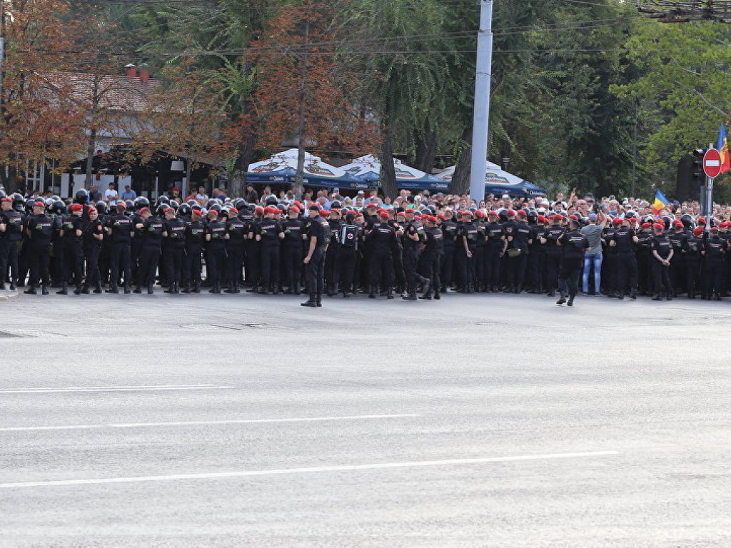 В Кишиневе полиция разогнала антиправительственный протест: все подробности (ФОТО, ВИДЕО)