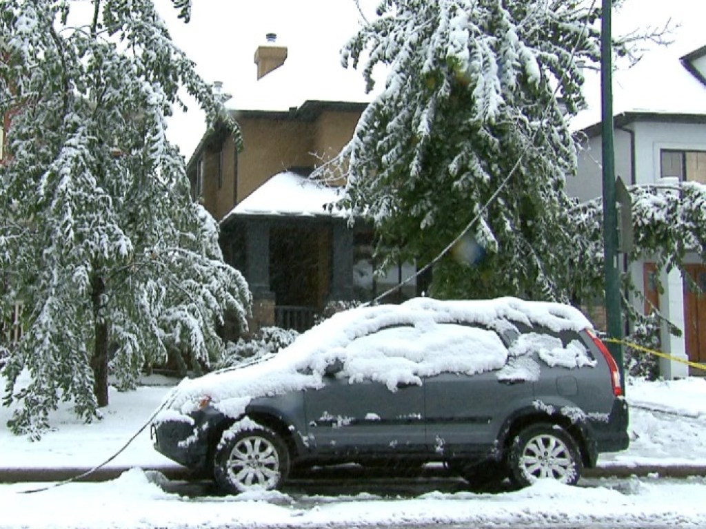 Канадский курорт засыпало снегом (ФОТО)