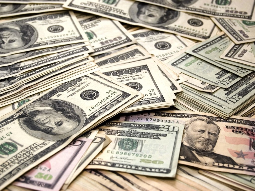 Курс доллара на межбанке превысил 28,09 гривны за доллар
