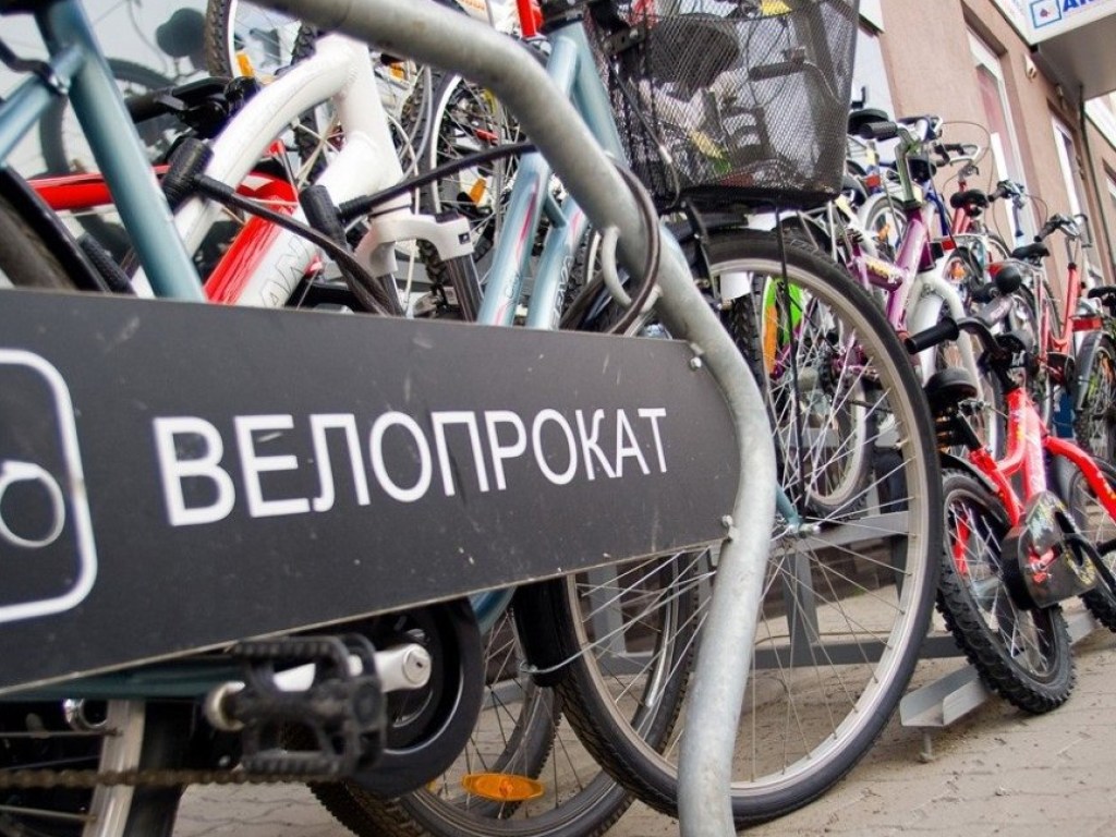 В Киеве неизвестные украли велосипед, который в велопрокате взял в аренду канадец