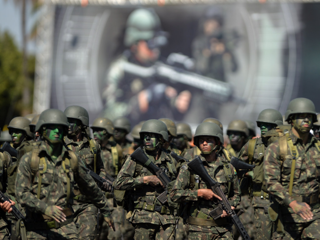 Президент Бразилии направил войска на границу с Венесуэлой
