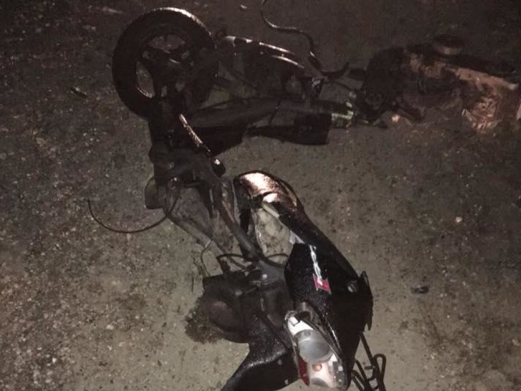 ДТП в селе на Львовщине: пьяный полицейский насмерть сбил двух парней, ехавших на скутере (ФОТО)