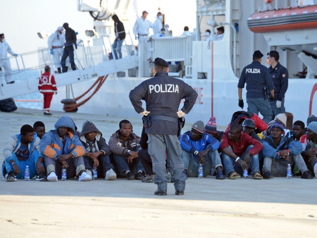 Два украинца в Италии организовали незаконную перевозку мигрантов