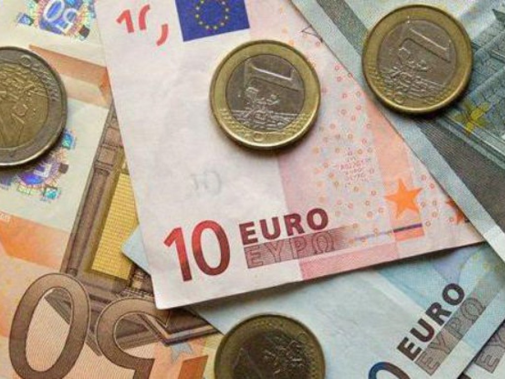 Евро на межбанке пересек значение 33 гривны