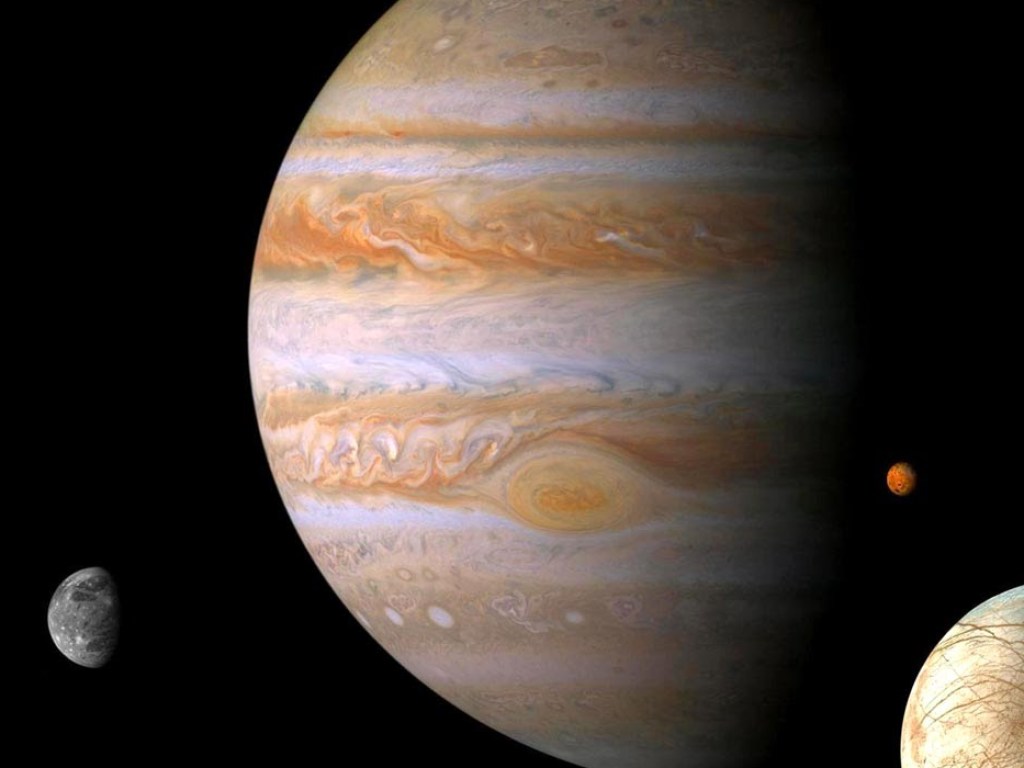 Астрономы нашли на Юпитере водяное облако и молекулы кислорода (ВИДЕО)