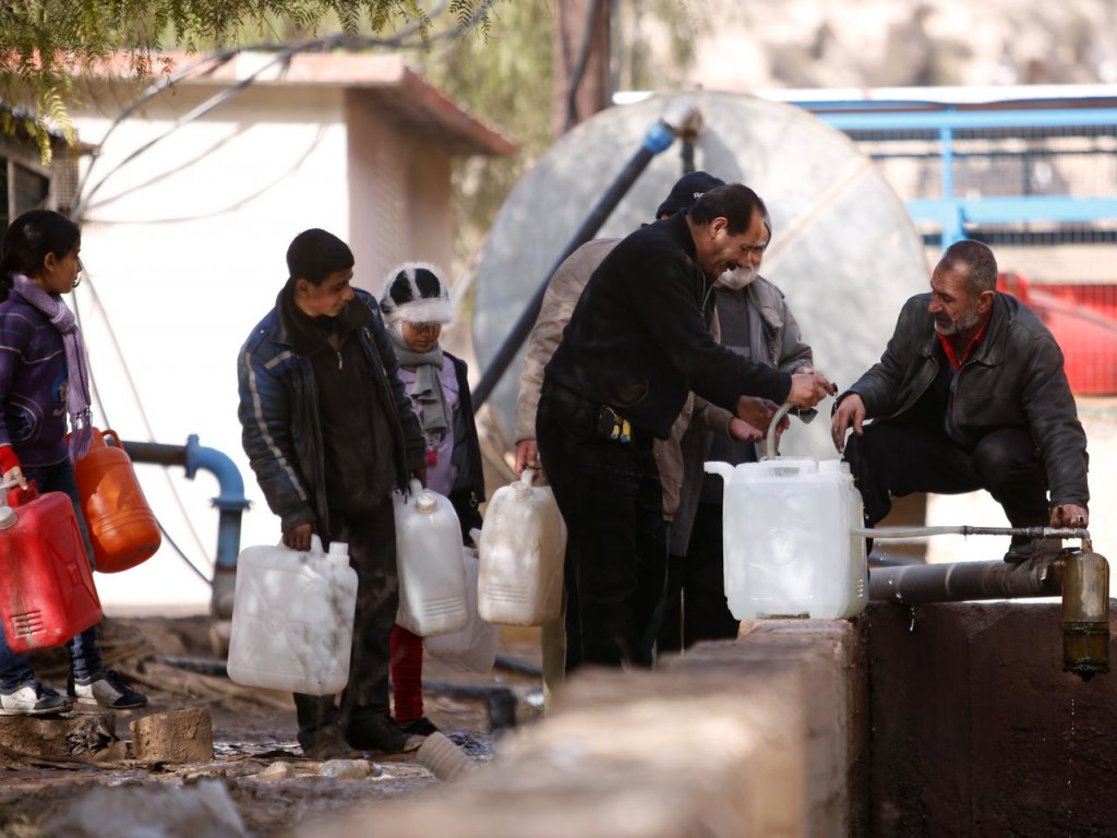 Возникла угроза эпидемии холеры: в Ираке 18 тысяч человек отравились питьевой водой