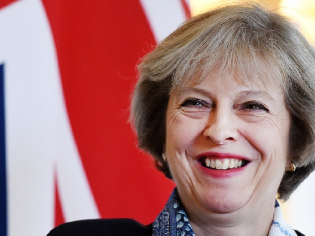 Премьер-министр Великобритании Тереза Мэй развеселила сеть новым танцем (ВИДЕО)