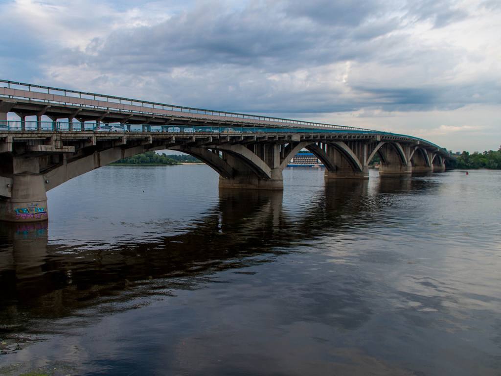 «Киевавтодор» анонсировал ремонт моста Метро в сентябре