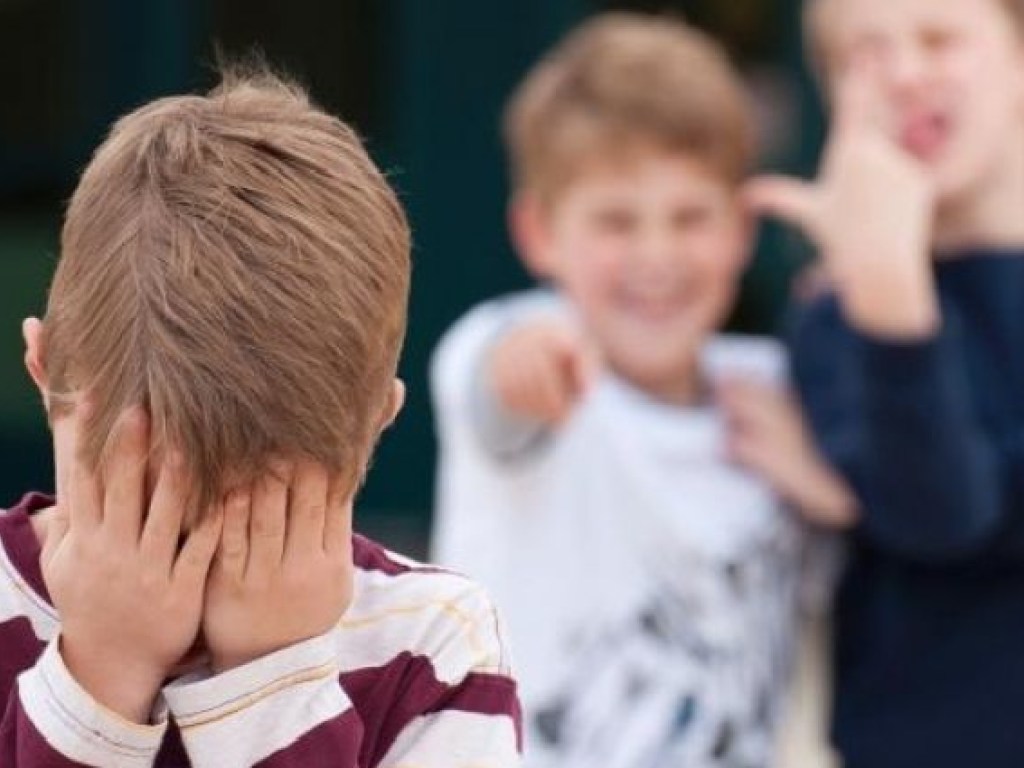 Психолог рассказал, как действовать, если ребенка не уважают в классе