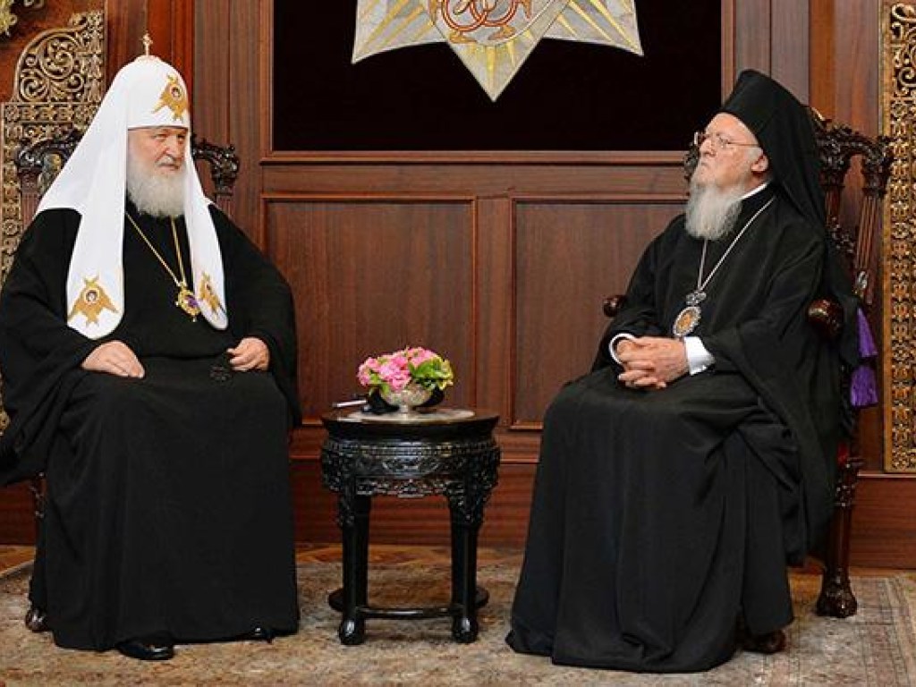Патриарх Варфоломей сообщил главе РПЦ о введении автокефалии в Украине