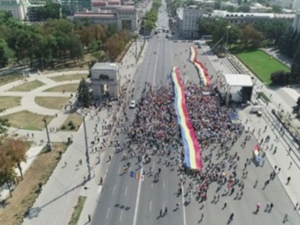 В Кишиневе митинговали за объединение Молдовы с Румынией