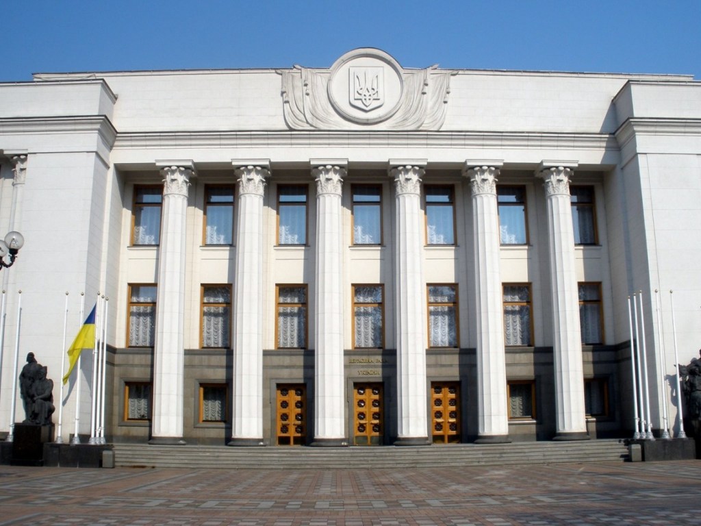 В новом политсезоне в Раде обострятся споры о пролонгации закона об особом статусе Донбасса – политолог