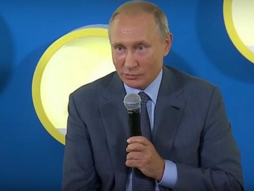 «Неужели очередной двойник?»: Пользователей сети ошарашило новое фото Путина