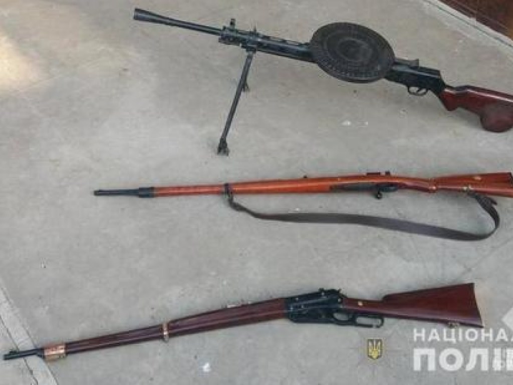 На Днепропетровщине полиция обнаружила арсенал оружия (ФОТО)