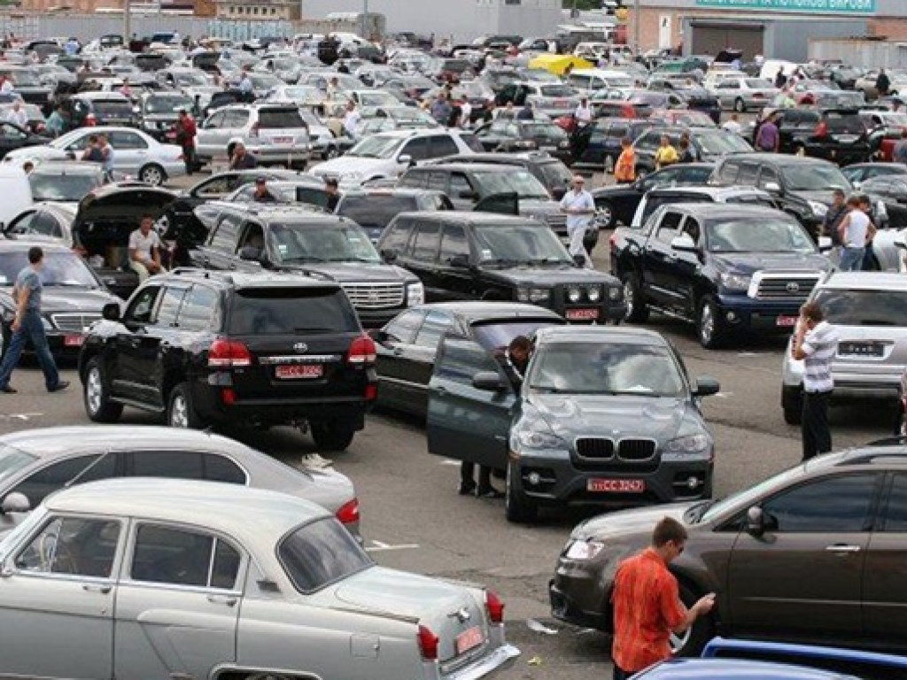 В августе в Украине зафиксировали рост регистрации легковых автомобилей