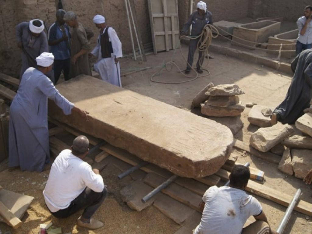Археологи нашли древние реликвии царицы Клеопатры (ФОТО)