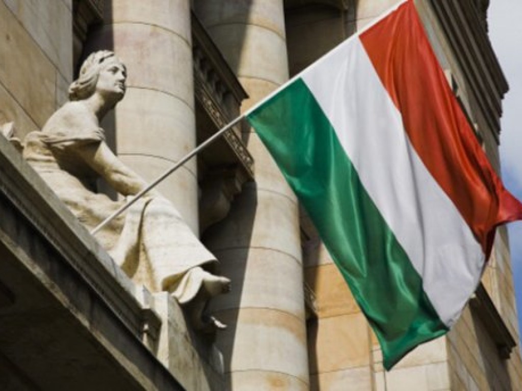 В Венгрии запретили Украине открывать ещё одно консульство в городе Шиофок