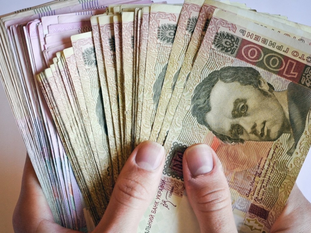 Инфляция 12%, доллар по 27:  почему Украина движется к инфляции в 14% и курсу выше 30