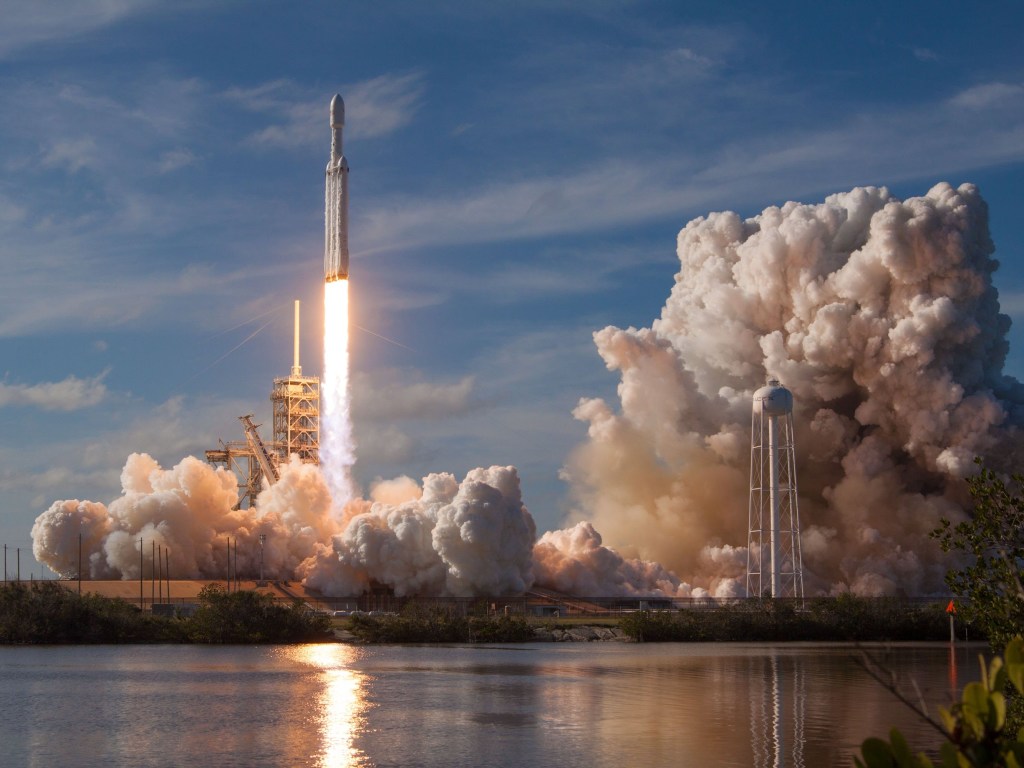 В апреле 2019 года SpaceX запустит космический корабль с астронавтами на борту