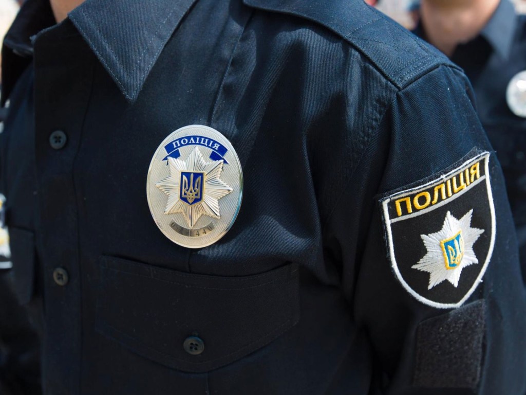 В Тернополе пьяный сотрудник СТО угнал и разбил микроавтобус Mercedes Vito (ФОТО)
