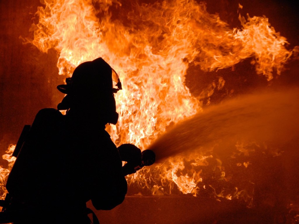 В Украине сохраняется чрезвычайный уровень пожарной опасности