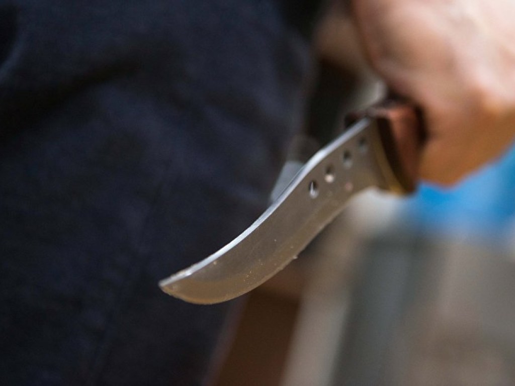 Под Киевом пенсионер пырнул ножом пасынка