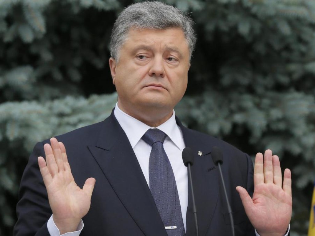 Порошенко из Конституции Украины пытается сделать избирательную шпаргалку – политолог
