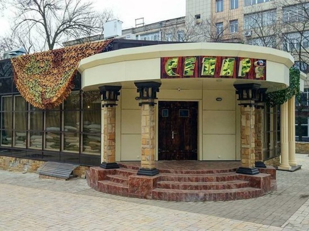 Подрыв Захарченко: взрывчатка была спрятана за вывеской кафе