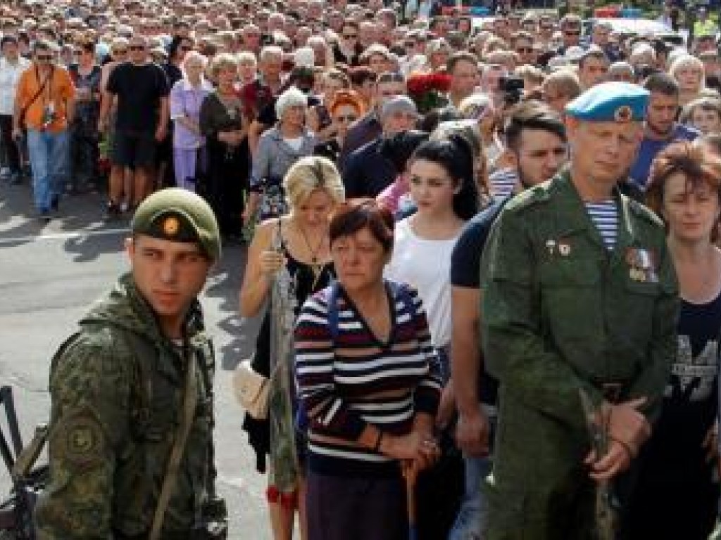 Для бюджетников Донбасса введут «фронтовую» надбавку к зарплате