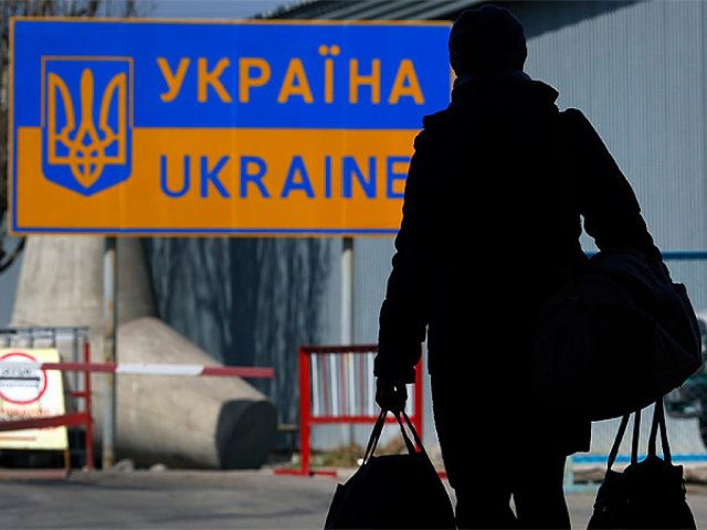 Каждый год за границу уезжает несколько миллионов украинцев – эксперт