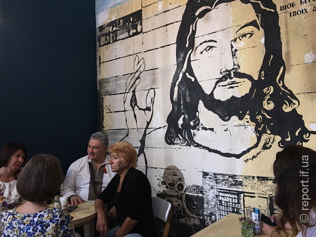 На Прикарпатье открыли необычное кафе без цен для «христиан» (ФОТО)
