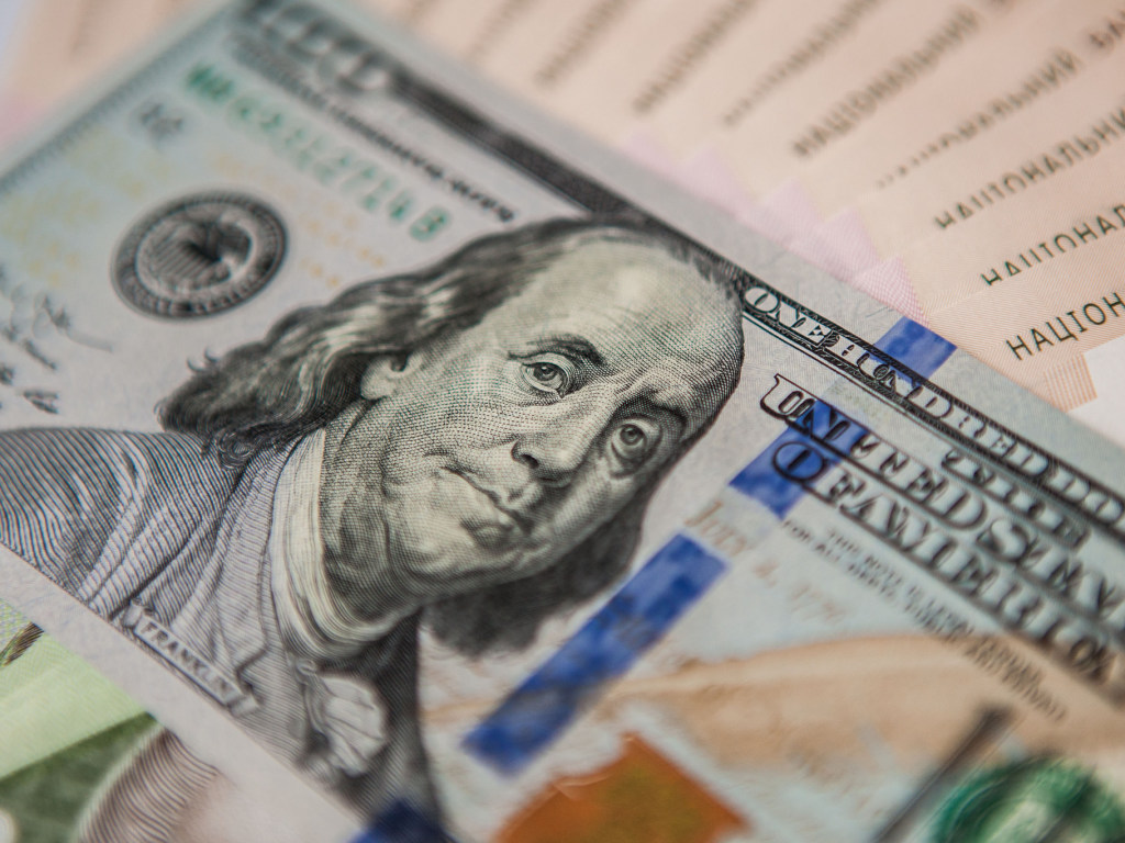 К концу осени курс доллара может вырасти до 30 гривен – эксперт