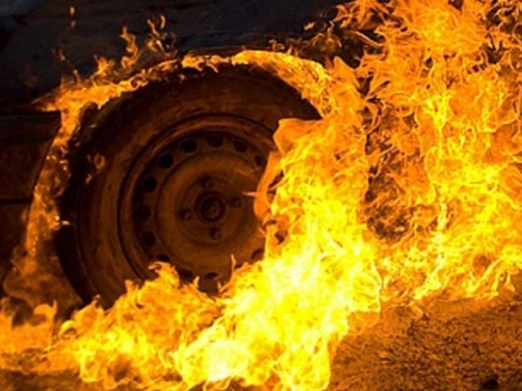 В Польше неизвестные сожгли машину украинского активиста