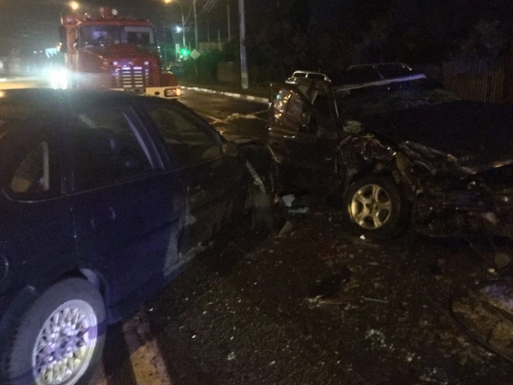 Масштабное ДТП под Киевом: повреждены 4 автомобиля (ФОТО)