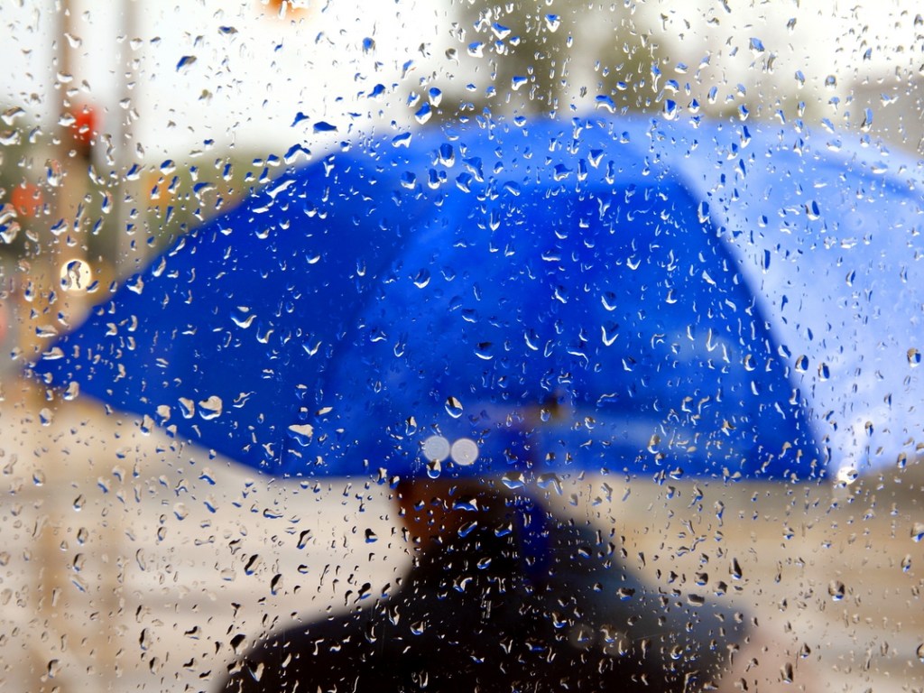 Синоптик: В понедельник в Украине повсеместно прогнозируются дожди (КАРТЫ)