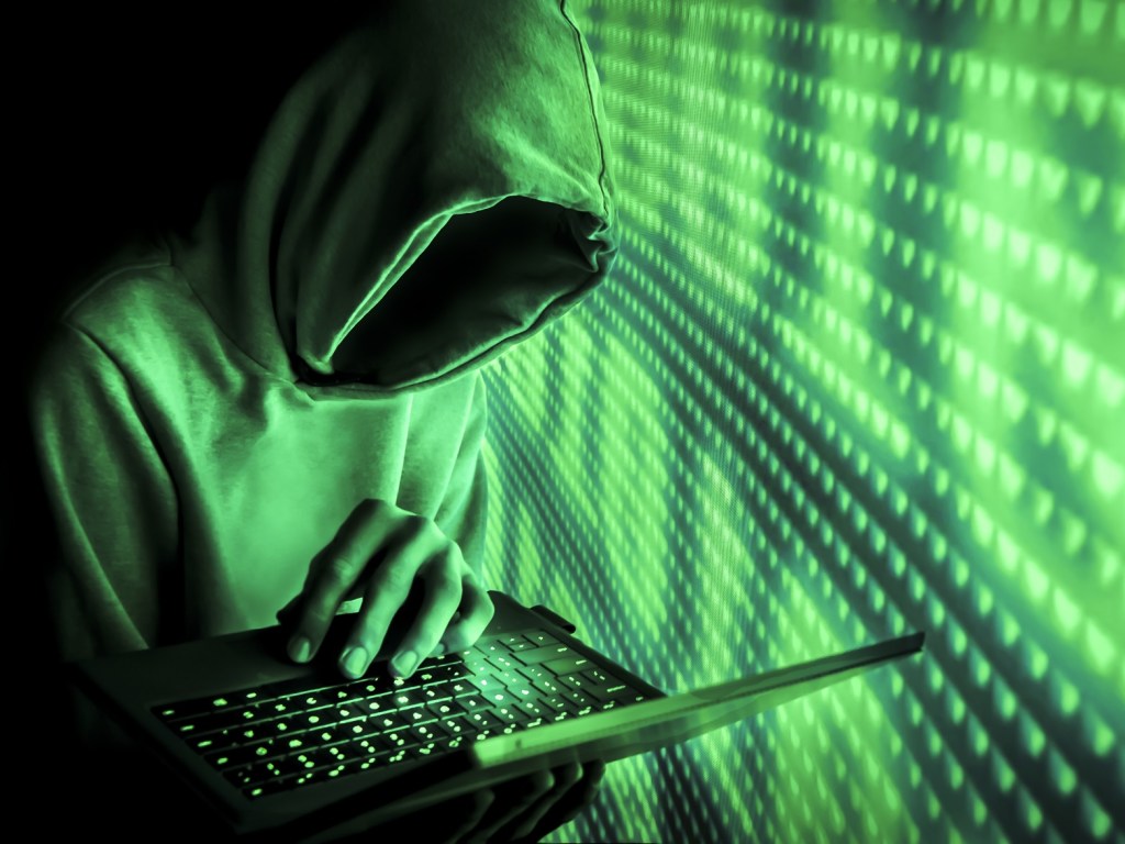 На Сумщине 19-летний хакер создавал вирусы для взлома компьютеров и слежки за людьми