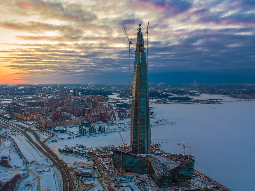 В самый высокий небоскреб Европы ударила молния: опубликовано невероятное видео
