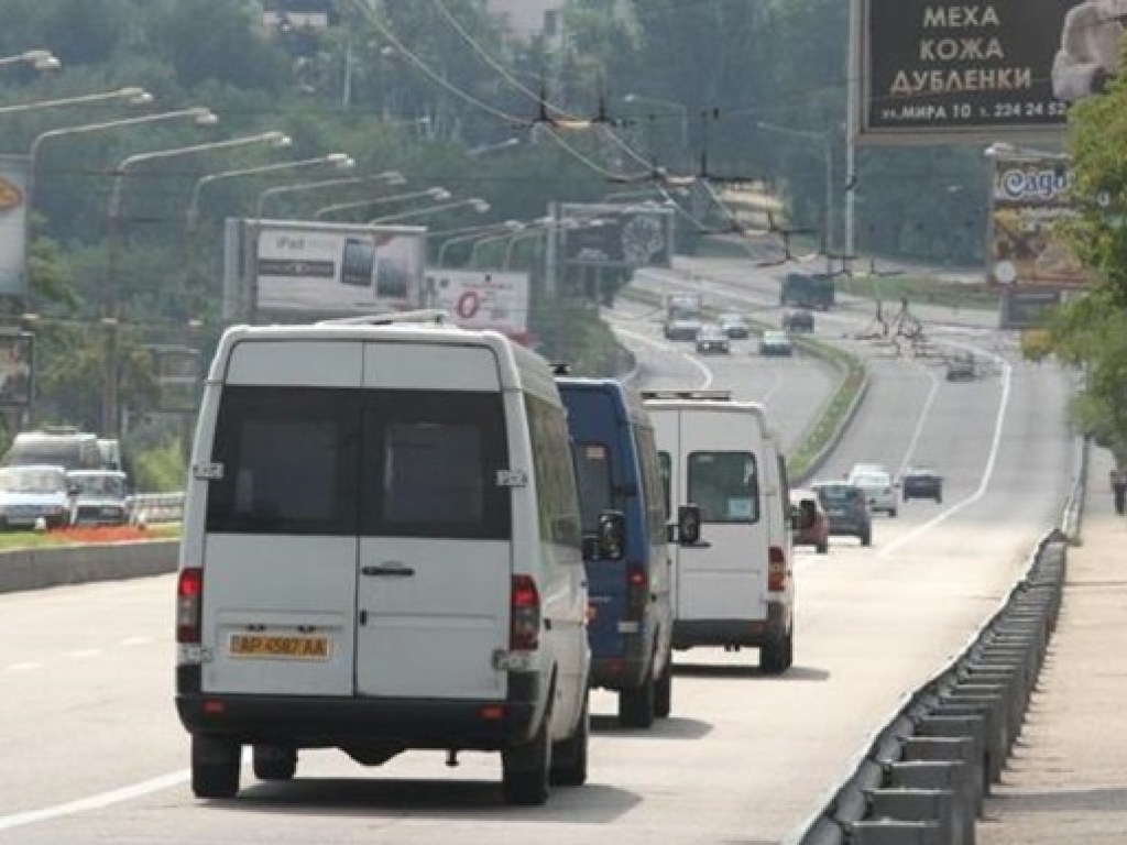 В Запорожье водитель маршрутки отказался бесплатно перевозить детей (ФОТО)