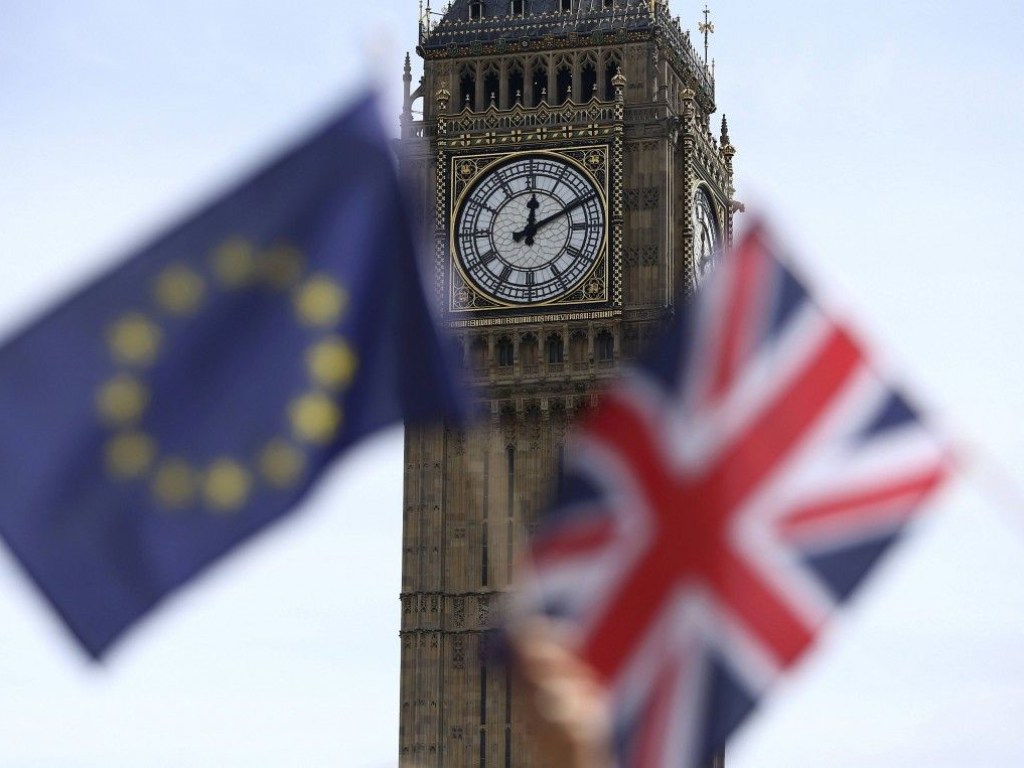 Главы ЕС анонсировали внеочередной саммит по Brexit