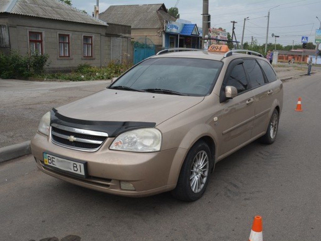 В Николаеве такси сбило женщину, пострадавшую доставили в БСМП (ФОТО)