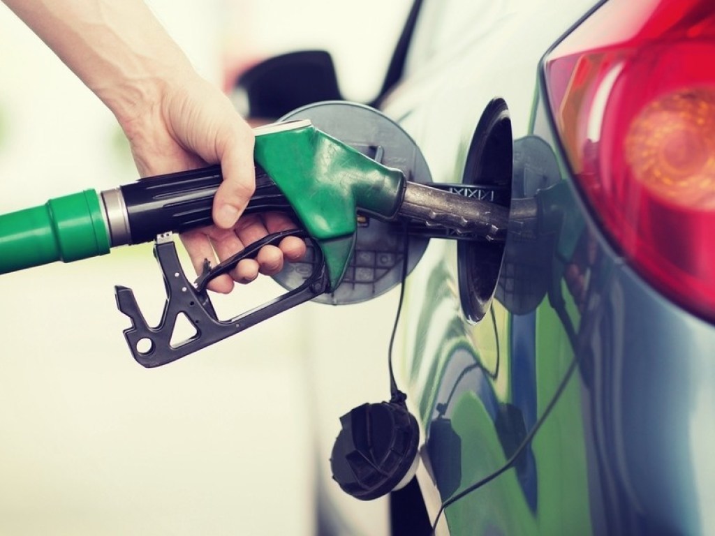 Трейдеры откладывают рост цен на бензин &#8212; эксперт