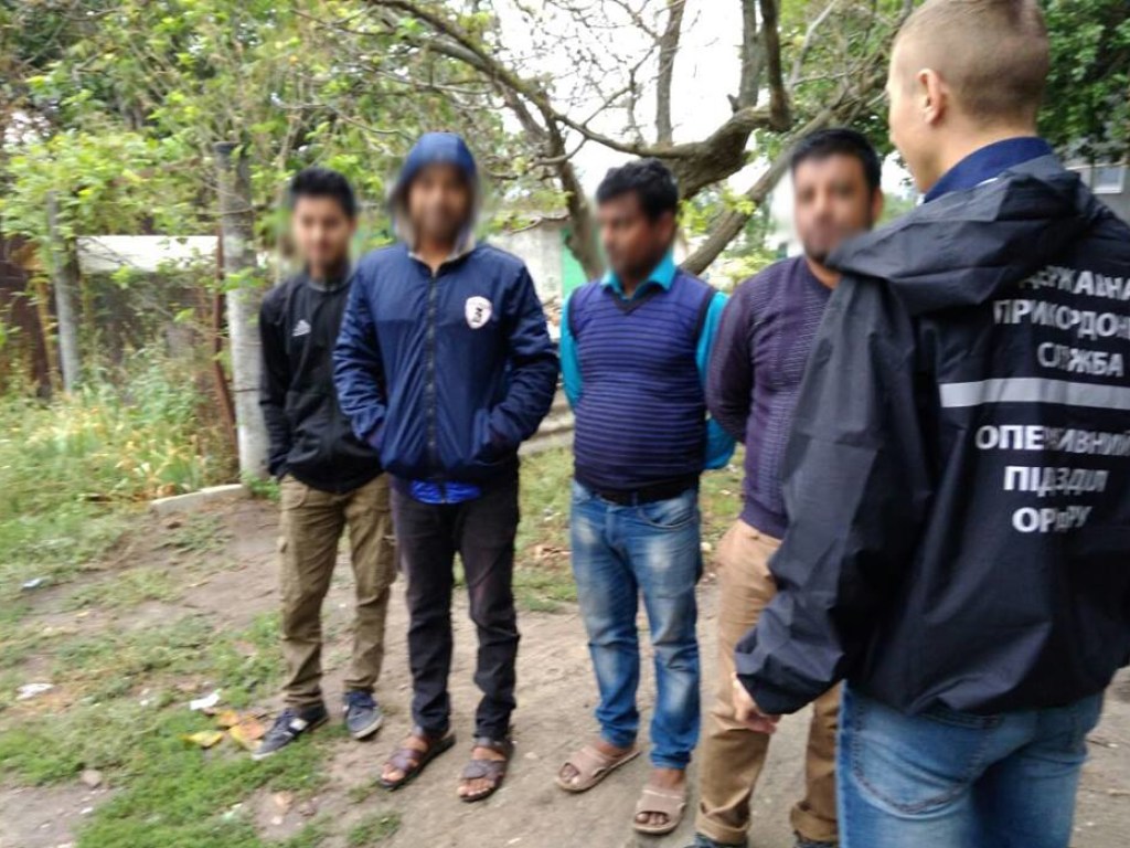 В Одесской области пограничники остановили группу нелегалов (ФОТО)