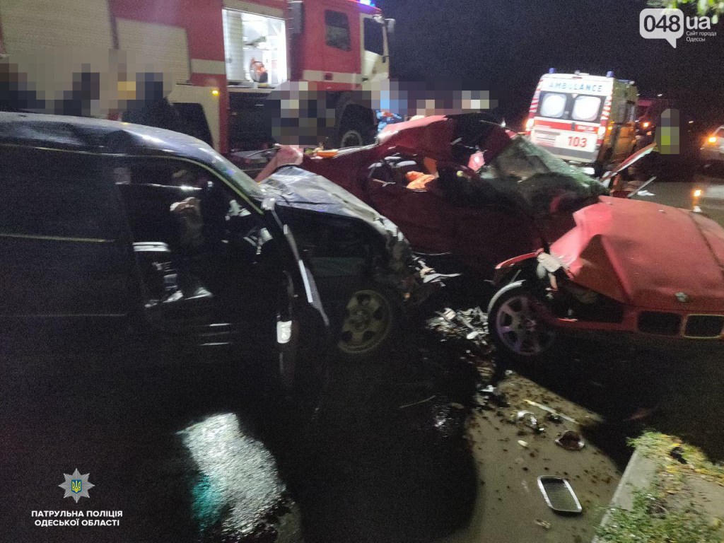 В Одессе столкнулись два BMW: Стало известно о состоянии пострадавшей женщины (ФОТО)
