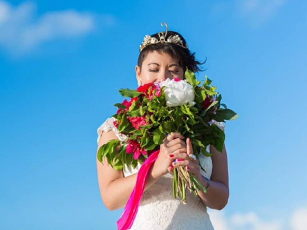 Дорогую свадьбу без жениха сыграла 38-летняя жительница Франции (ФОТО)