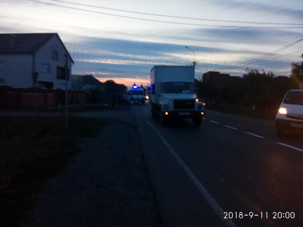 Катался без шлема: На Закарпатье после столкновения с грузовиком погиб 22-летний байкер