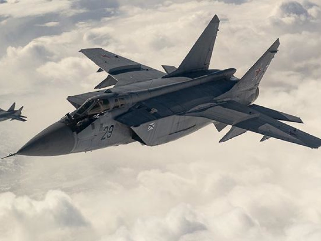 В Крыму по тревоге подняли военные самолеты