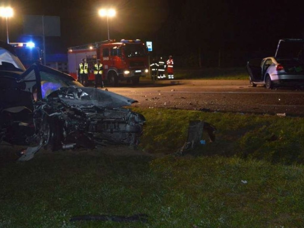 В Польше столкнулись украинские автомобили: погибла девушка, еще шесть человек травмированы